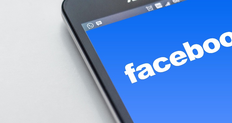 Facebook controlli per i minori