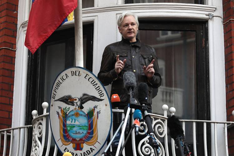 julian assange wikileaks sentenza estradizione gran bretagna 