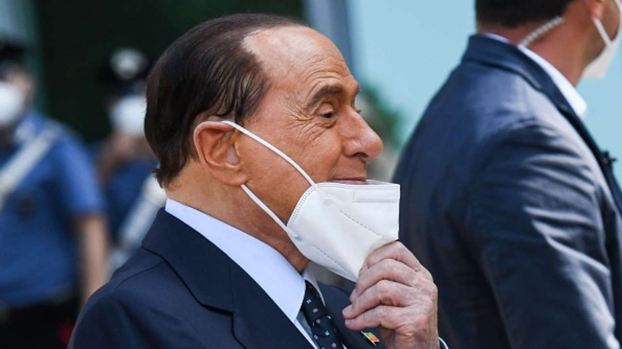 silvio berlusconi dimesso ricovero nizza monaco