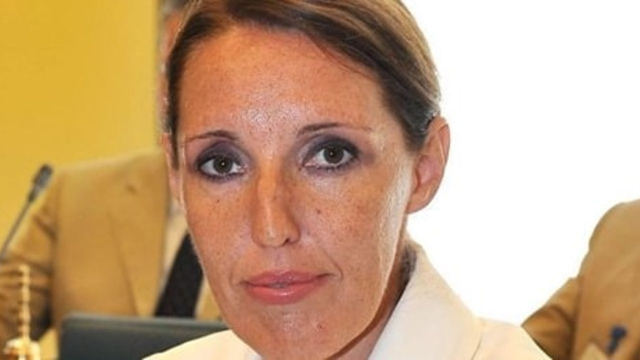 elena donazzan veneto faccetta nera polemiche dimissioni