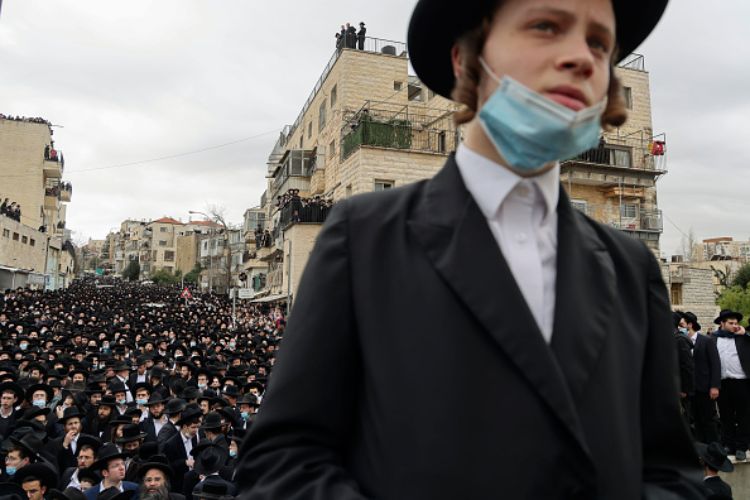 gerusalemme funerale ventimila persone covid israele 