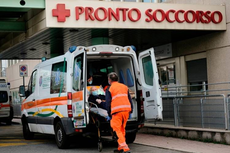 palermo donna muore parto neonato inchiesta procura