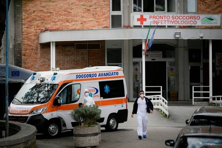 palermo donna muore parto neonato inchiesta procura