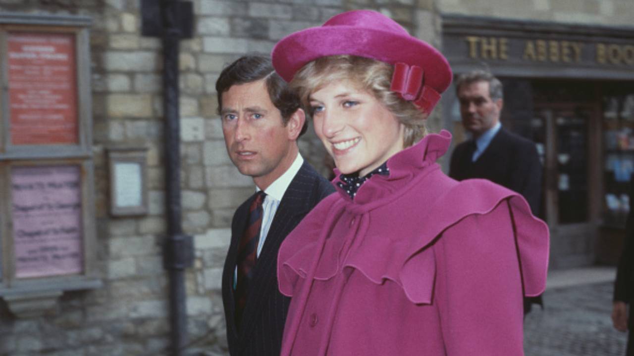 lady diana principe carlo fidanzamento quarantesimo anniversario