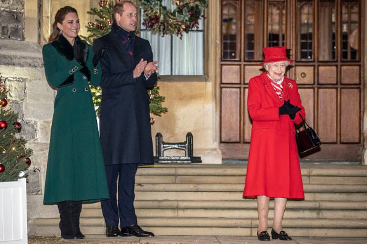 royal family william harry regina elisabetta