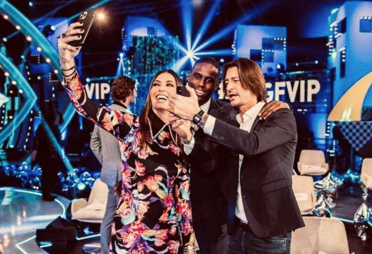 I concorrenti del GFVIP festeggiano