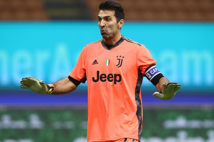 gianluigi buffon squalifica derby bestemmia juventus parma