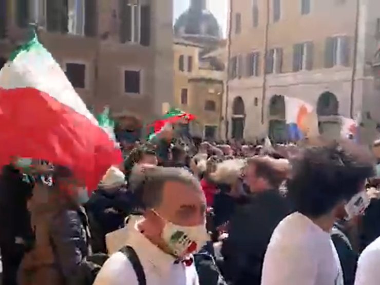 scontri montecitorio proteste