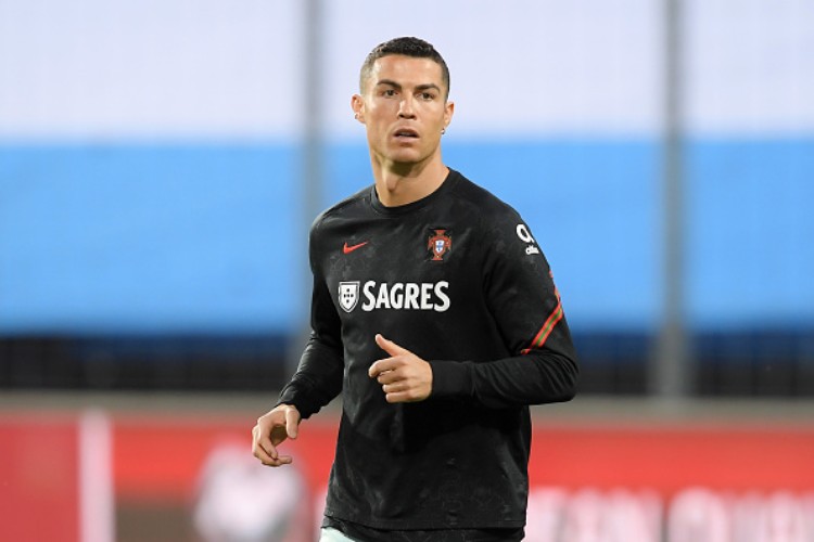 cristiano ronaldo lancio maglia polemiche juventus genoa