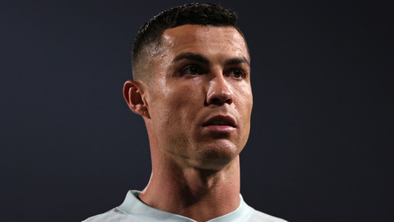 cristiano ronaldo lancio maglia polemiche juventus genoa