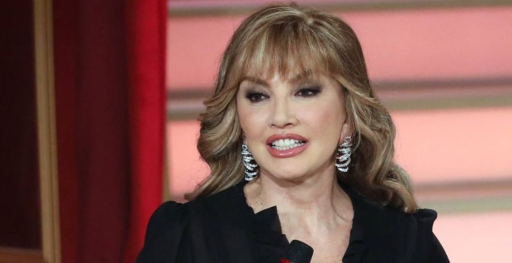 Milly Carlucci soffiata 