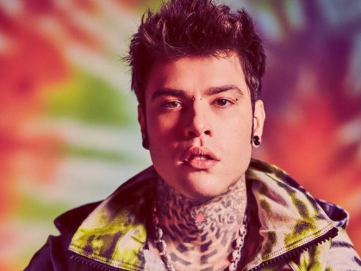 Fedez infanzia adolescenza passato pistola