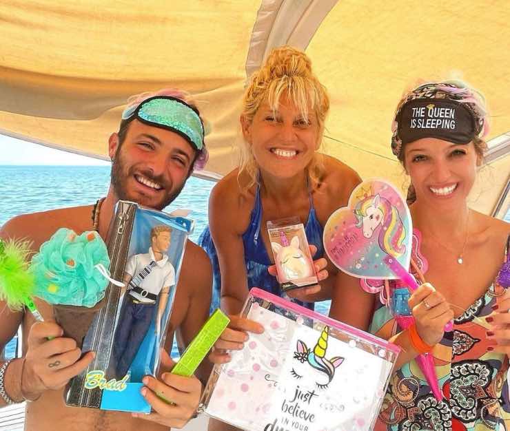 Maria Teresa Ruta in vacanza con la figlia e il ragazzo (Instagram)