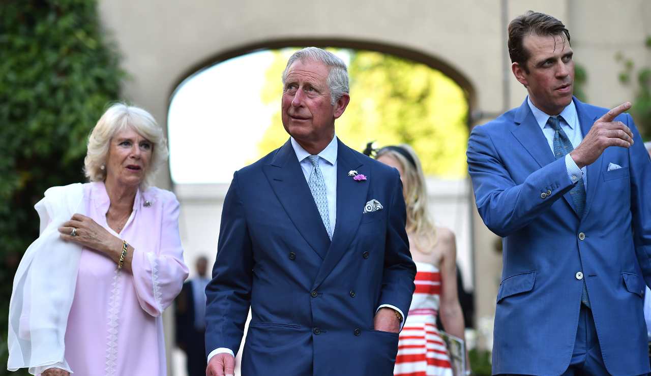 scandalo famiglia reale royals Ben Elliot principe Carlo Camilla